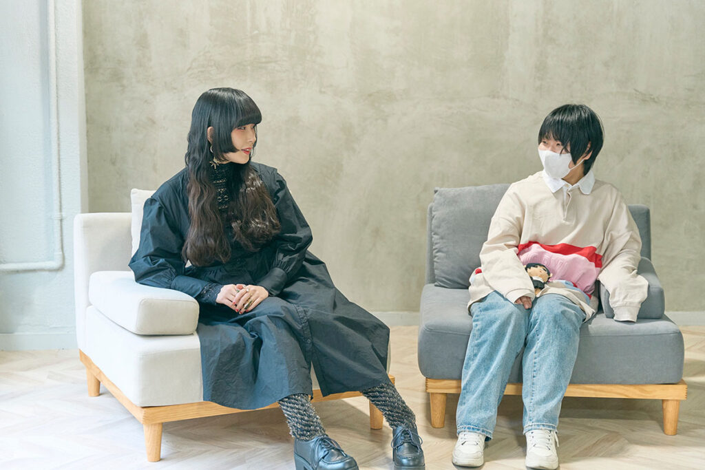 Relaaaax | アーティスト・Daoko × 漫画家・小骨トモの“リラックス対談” 《後編》。ものづくりを支える原動力とは？